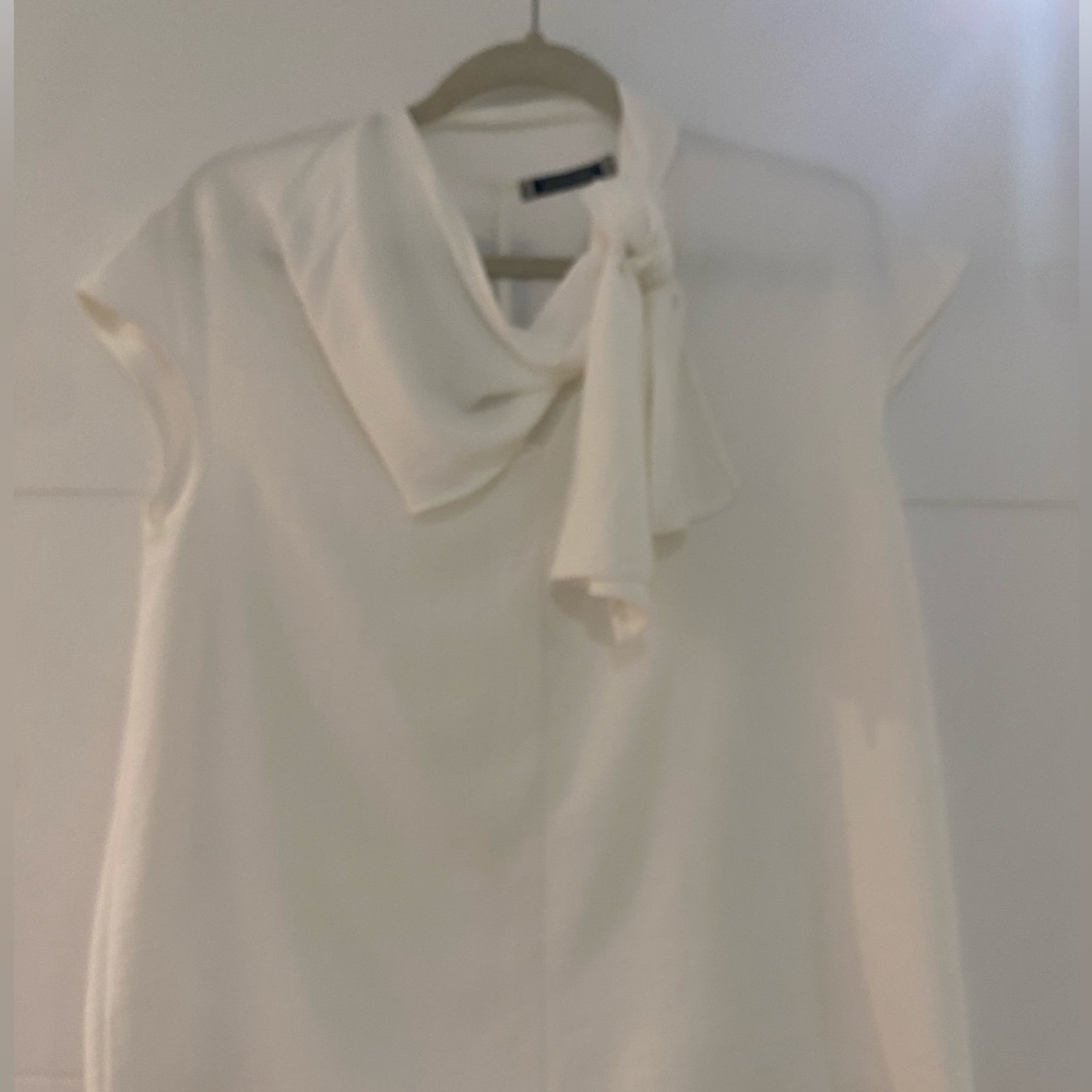 White blouse M